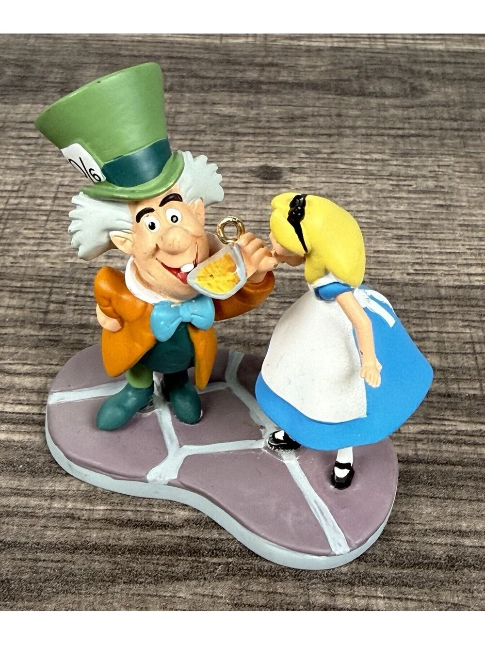 Hallmark 2011 Disney Alice in Wonderland Mad Hatter Ornament No Box Keepsake